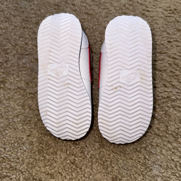 Size 7C toddler Nike sneakers - Picture 2 of 6